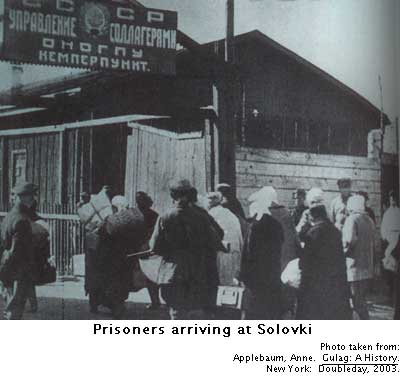 prisoners arriving at Solovky